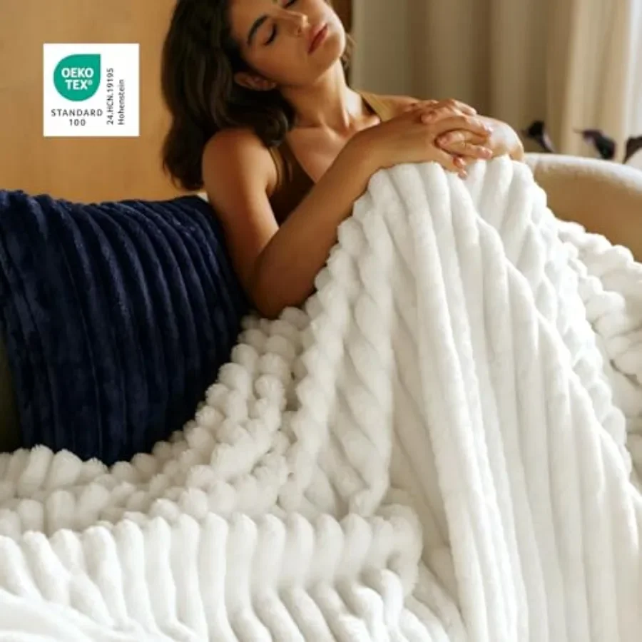 Cozy White Fleece Throw Blanket - Image 5
